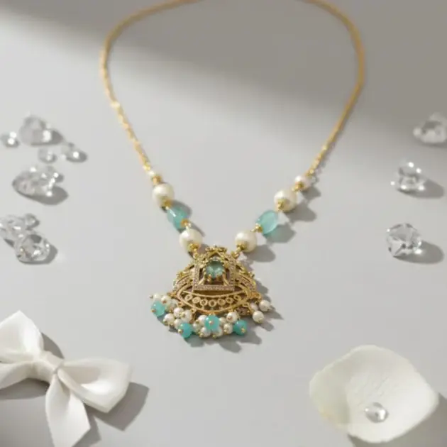 Green Stone Pendant Necklace With Earrings