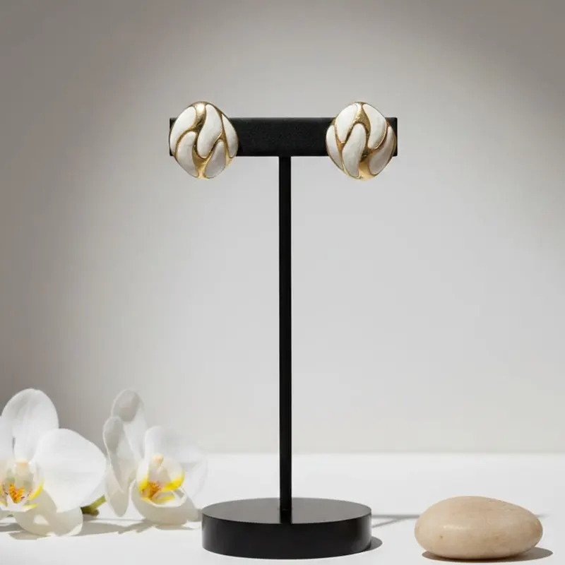 White And Gold Half-hoop Earrings - Image 3